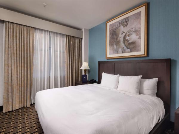 Inn at the Colonnade Baltimore - A DoubleTree by Hilton Hotel : photo 9 de la chambre chambre lit king-size deluxe - non-fumeurs