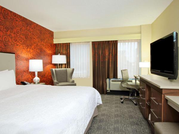 Hampton Inn & Suites Columbus-Downtown, Ohio : photo 2 de la chambre chambre lit king-size - non-fumeurs