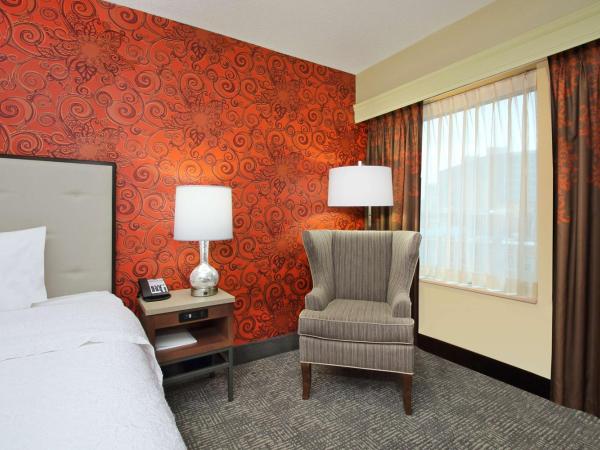 Hampton Inn & Suites Columbus-Downtown, Ohio : photo 3 de la chambre chambre lit king-size - non-fumeurs