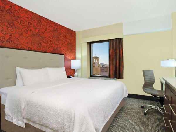 Hampton Inn & Suites Columbus-Downtown, Ohio : photo 3 de la chambre chambre lit king-size avec canapé-lit - non-fumeurs