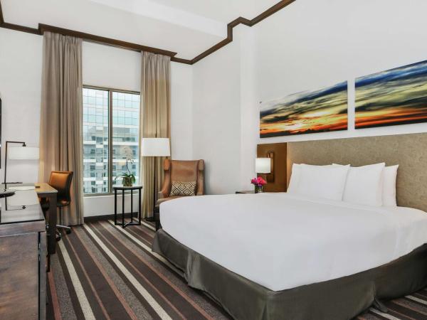 Hilton Dallas-Park Cities : photo 2 de la chambre chambre lit king-size