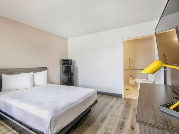 Motel 6-Austin, TX - North : photo 1 de la chambre chambre lit queen-size