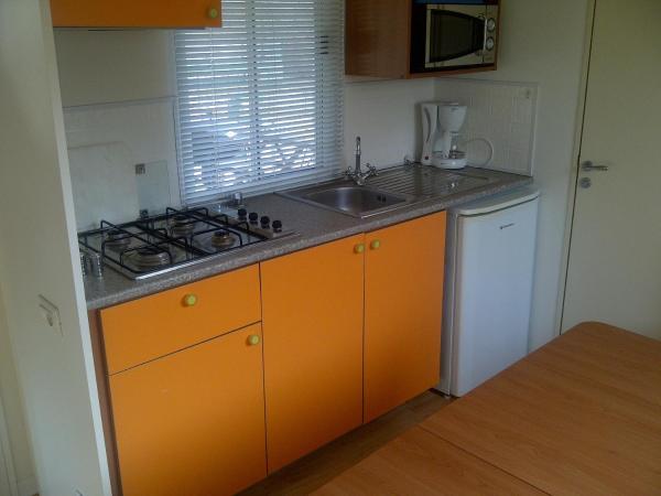 Easyatent Mobile home Bijela Uvala : photo 6 de la chambre mobile home