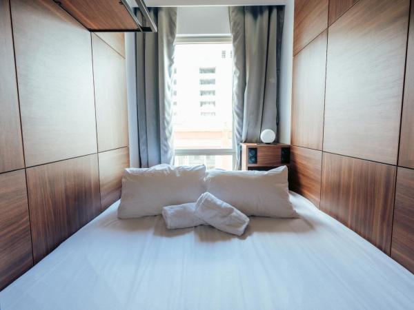 JOST Hostel Bordeaux Gare St Jean : photo 1 de la chambre jost box - petite chambre de 5 m² avec salle de bains et toilettes communes (capsule)