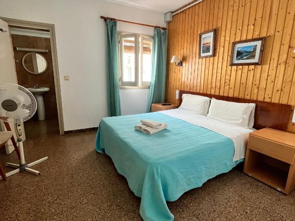 P&R hostals Maria Rosa : photo 5 de la chambre chambre double Économique