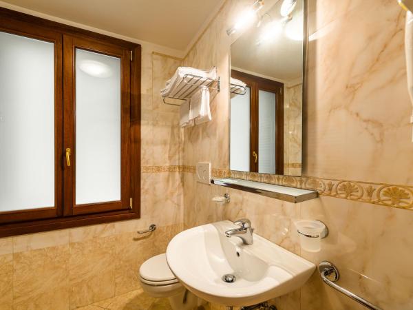 Hotel Al Vagon : photo 5 de la chambre chambre double supérieure