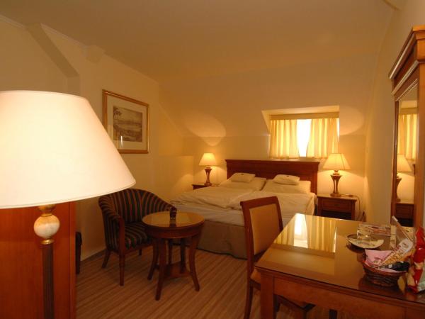Hotel Romantik Eger : photo 1 de la chambre chambre double supérieure