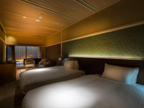 Hotel Yuraku Kyo-yasaka : photo 1 de la chambre japanese twin room with open-air bath/terrace & garden type c - non-smoking (lower ground floor)