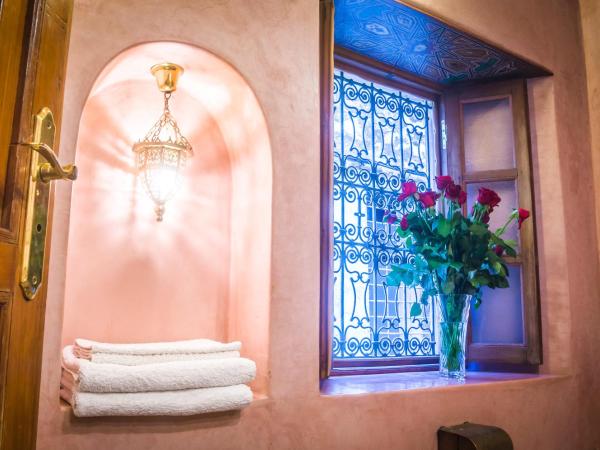 Riad Zamane & Spa Fès : photo 5 de la chambre suite junior - warda (2 lits simples ou 1 lit king-size)