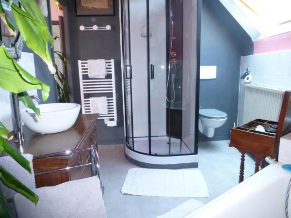 La Petite Vigne : photo 1 de la chambre chambre double avec salle de bains privative