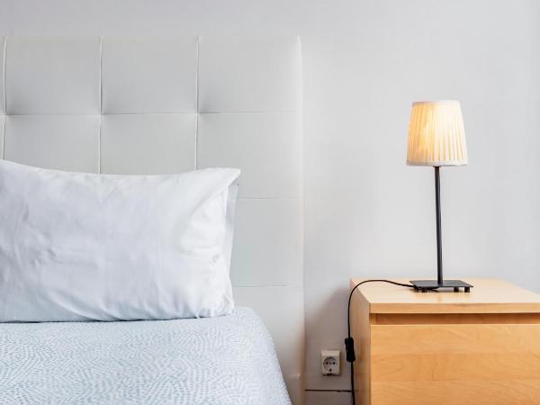 Invictus Hostel : photo 6 de la chambre chambre double avec salle de bains commune