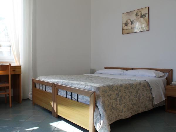 Hotel Esperia : photo 3 de la chambre chambre double ou lits jumeaux standard