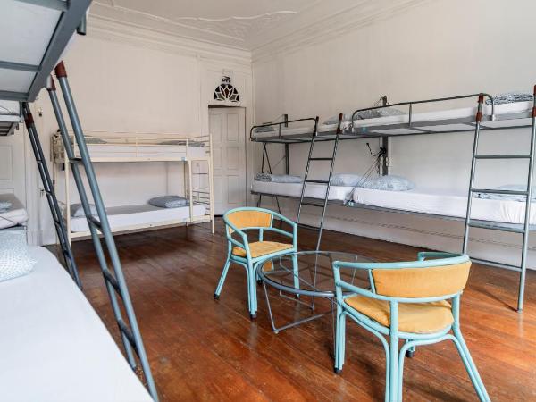 Invictus Hostel : photo 2 de la chambre lit dans dortoir mixte de 12 lits