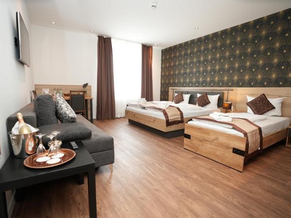 Hotel Attaché an der Messe : photo 8 de la chambre chambre triple