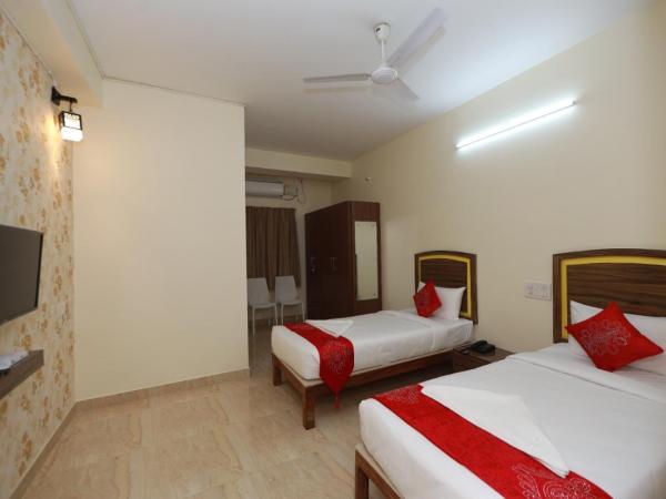 Hotel Amulya Relax Inn : photo 5 de la chambre chambre supérieure lit queen-size