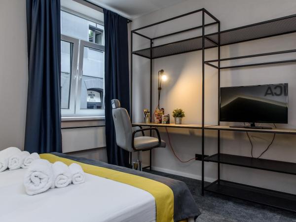 Stay Swanky Bed & Breakfast : photo 6 de la chambre deluxe triple room - ilica street 50