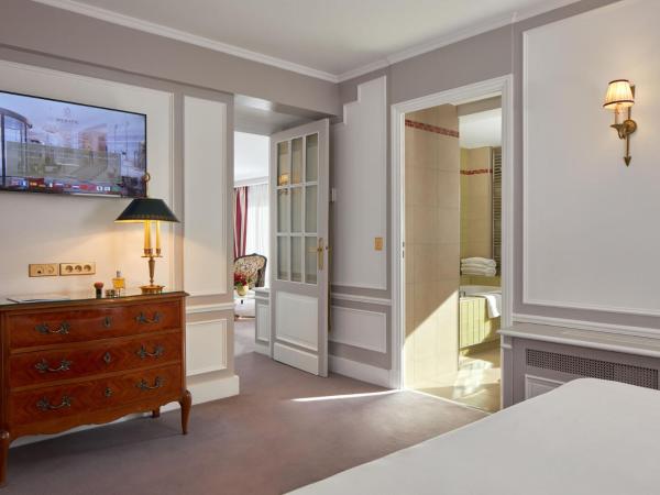 Majestic Hotel Spa - Champs Elysées : photo 7 de la chambre suite terrasse tour eiffel