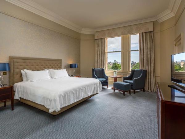 The Caledonian Edinburgh, Curio Collection by Hilton : photo 6 de la chambre chambre lit king-size premier - vue sur château