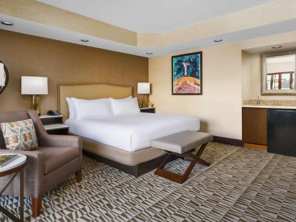 Hilton Phoenix Airport : photo 2 de la chambre chambre lit king-size standard