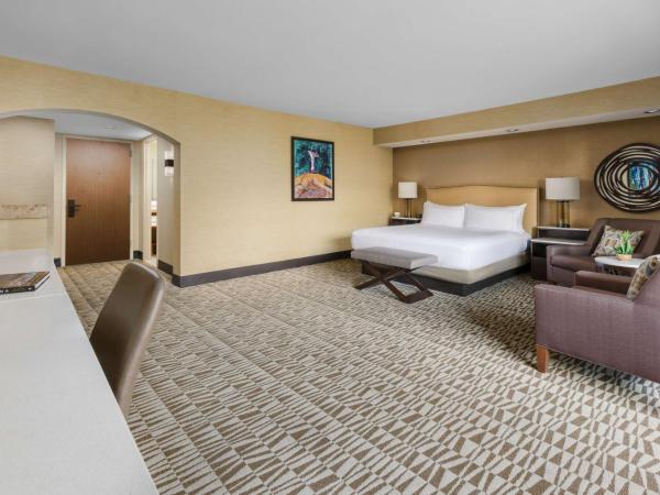 Hilton Phoenix Airport : photo 3 de la chambre suite junior lit king-size