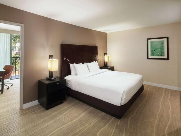 DoubleTree By Hilton San Diego Hotel Circle : photo 4 de la chambre suite 2 chambres lit queen-size