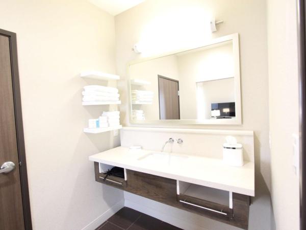 Hampton Inn & Suites Dallas Market Center : photo 1 de la chambre suite studio lit king-size - non-fumeurs