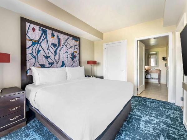 Hilton Grand Vacations Club Las Palmeras Orlando : photo 6 de la chambre suite plus lit king-size avec canapé-lit