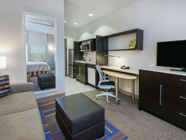 Home2 Suites By Hilton Austin Airport : photo 2 de la chambre studio lit queen-size - non-fumeurs