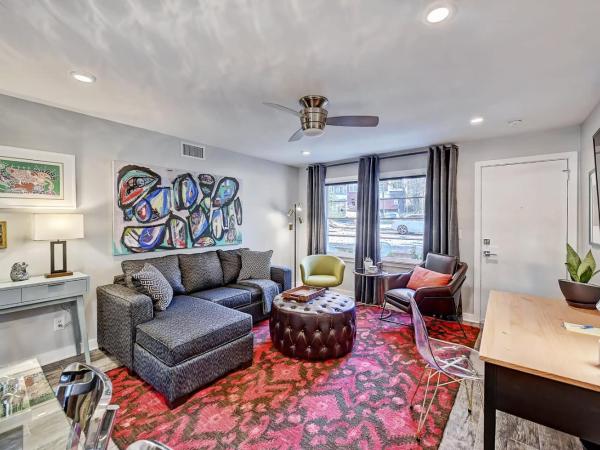 The Home Collection CLT: 510 Queens : photo 4 de la chambre appartement en duplex