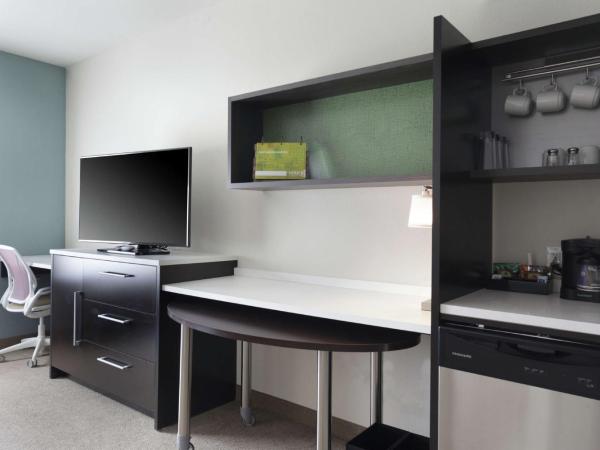 Home2 Suites By Hilton Louisville Airport Expo Center : photo 1 de la chambre suite 1 chambre lit king-size - non-fumeurs
