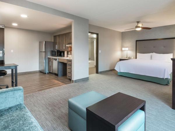 Homewood Suites By Hilton Ottawa Airport : photo 1 de la chambre suite studio lit king-size - accessible aux personnes à mobilité réduite - non-fumeurs