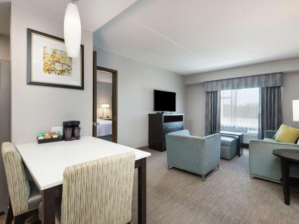 Homewood Suites By Hilton Ottawa Airport : photo 2 de la chambre suite 1 chambre avec 2 lits queen-size - non-fumeurs