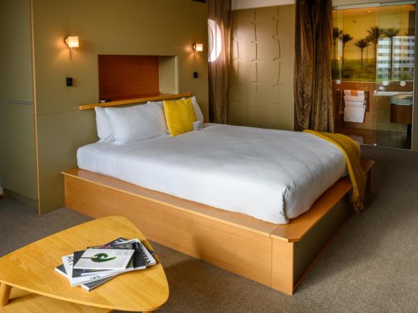 Ohtel Wellington : photo 7 de la chambre chambre lit king-size supérieure - vue sur ville