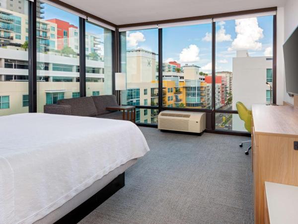 Hampton Inn Tampa Downtown Channel District : photo 3 de la chambre chambre d'angle king