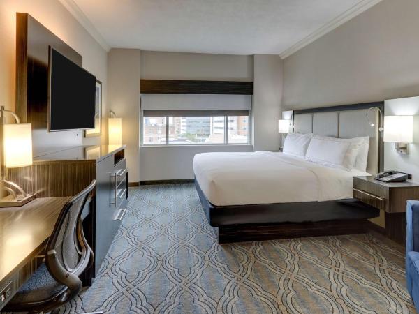 DoubleTree by Hilton St. Louis Forest Park : photo 4 de la chambre chambre lit king-size