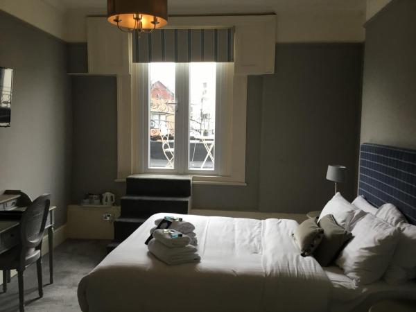 The Crown Pub & Guesthouse : photo 1 de la chambre chambre double avec salle de bains privative