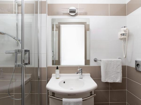 Hôtel Suzane : photo 1 de la chambre chambre double confort