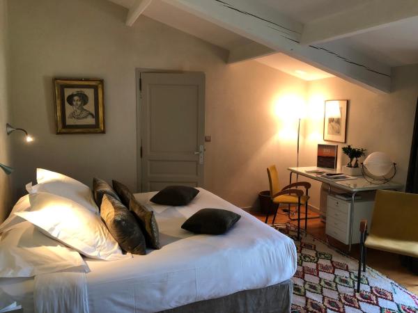 Hotel Château Des Alpilles : photo 1 de la chambre chambre familiale supérieure