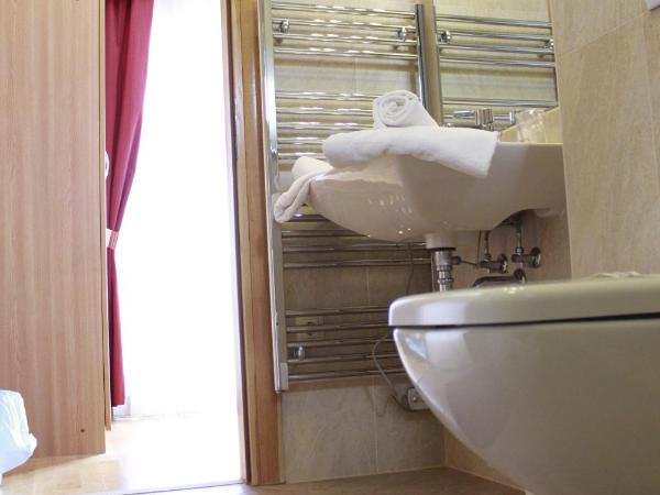 Villa Kula : photo 9 de la chambre chambre lits jumeaux - vue sur mer