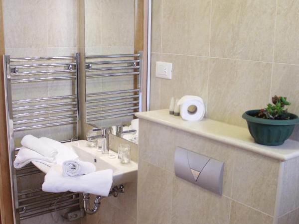 Villa Kula : photo 7 de la chambre chambre lits jumeaux - vue sur mer