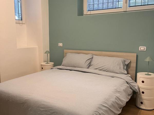 B&B Malnati 3 Urban Living MILANOSANSIRO : photo 3 de la chambre chambre double avec salle de bains privative