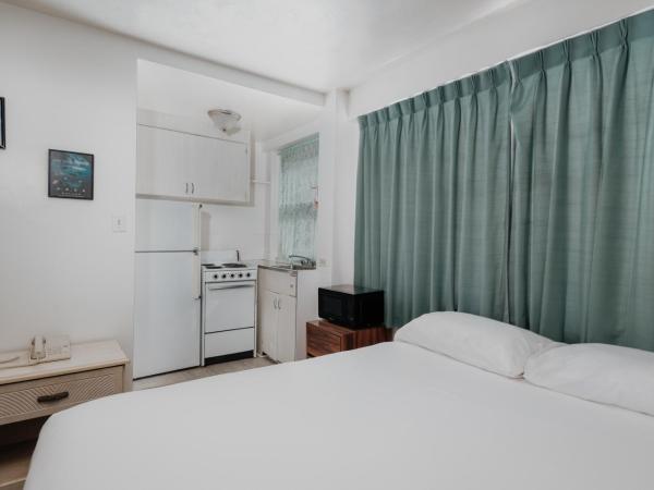 Royal Grove Waikiki : photo 2 de la chambre studio lit queen-size deluxe avec cuisine entièrement Équipée