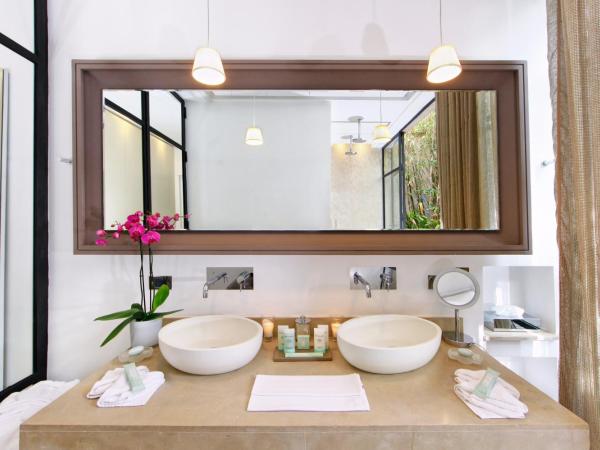 Palais Namaskar : photo 2 de la chambre hébergement pool palace