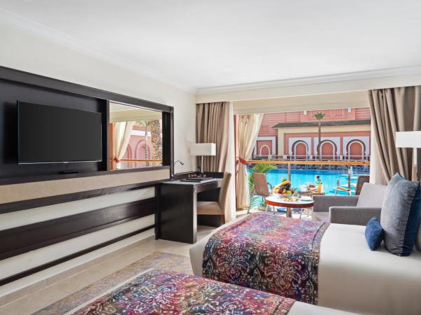 Savoy Le Grand Hotel Marrakech : photo 2 de la chambre chambre premium avec lits jumeaux - vue sur piscine