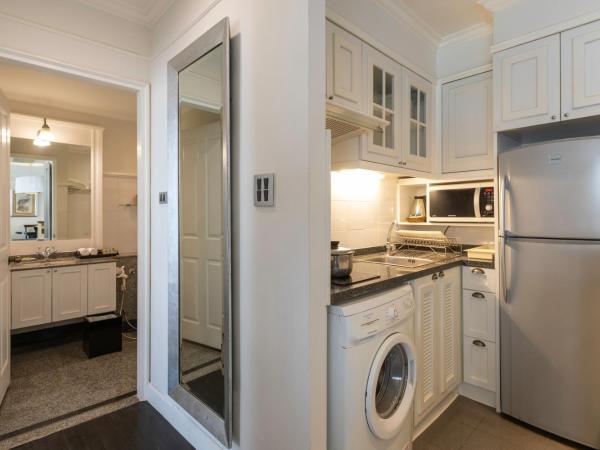 Cape House Langsuan Hotel : photo 8 de la chambre suite 1 chambre avec accès au salon