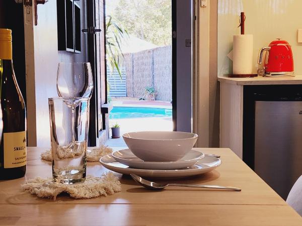 Haven Studio Hideaway near Airport : photo 1 de la chambre studio lit queen-size de luxe