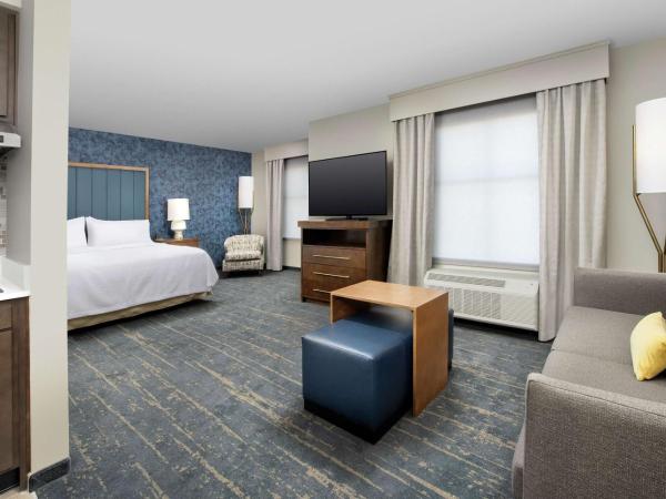 Homewood Suites By Hilton Denver Airport Tower Road : photo 3 de la chambre studio lit king-size - accessible aux personnes à mobilité réduite et adapté aux personnes malentendantes - non-fumeurs