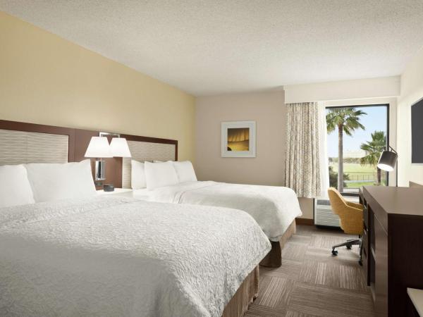 Hampton Inn Houston Hobby Airport : photo 1 de la chambre chambre avec 2 lits queen-size - adaptée aux personnes malentendantes - non-fumeurs