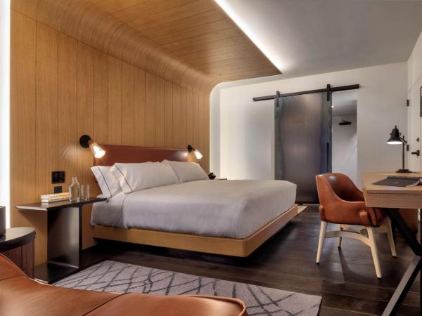 Canopy By Hilton Baltimore Harbor Point - Newly Built : photo 2 de la chambre chambre lit king-size