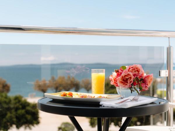 Hotel Fanat : photo 9 de la chambre chambre double supérieure avec balcon - vue sur mer